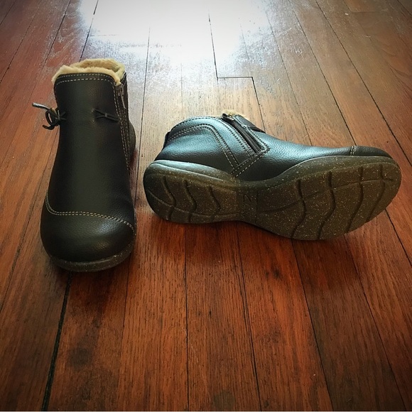 Clarks Collection Roseville Aster Leather Ankle Boots - Picture 4 of 7